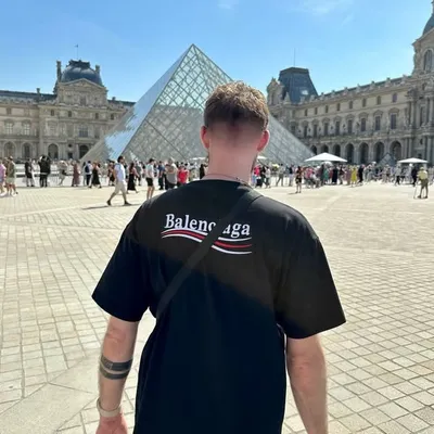 CHЯIS ®️ profile