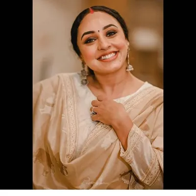 pearly maany profile