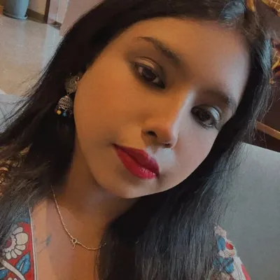 _Priyasha_Dey_ profile