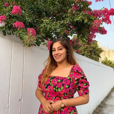 RASHI GARG I Content Creator❣️ profile