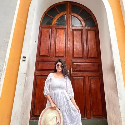 Riya Roy profile