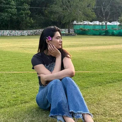 रिया Bisht♡ྀི profile