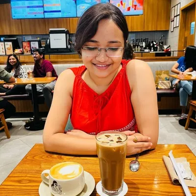 Sakshi Dharmare | Nagpur Mehendi Artist | Blogger profile