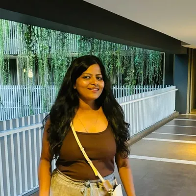 Komal Sharmma profile