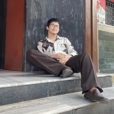 عمر 🖇️🥀🤍 profile