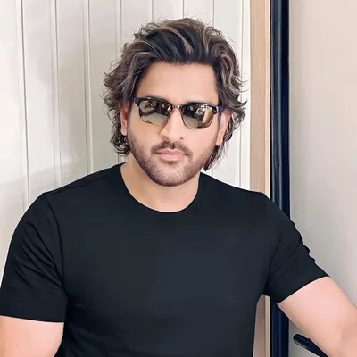 R Singhaniya profile