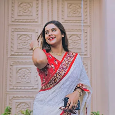 Aadyaamayee Chakraborti🧚🏻 profile