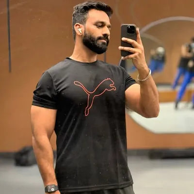 Tushant Gola profile