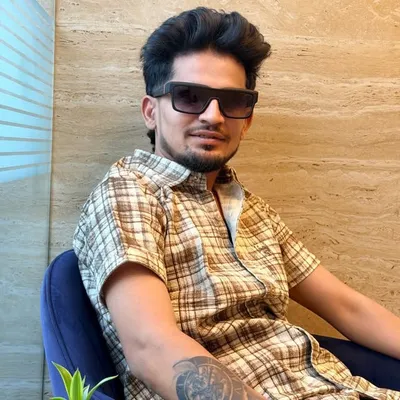 Maddy Ujjwal Dhawan profile