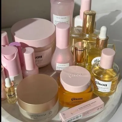 Shadma | Skincare + Product Photography | UGC | Travel profile