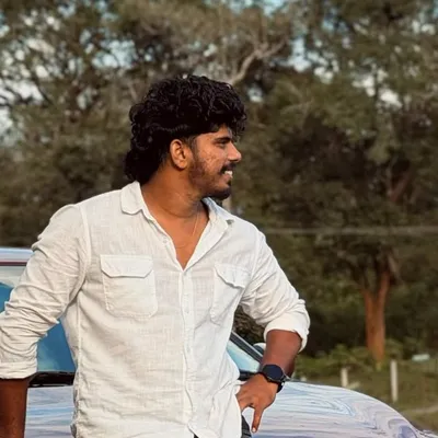 Asʜɪᴋ / ആഷിക്ക്🏂 profile
