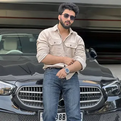 Zeeshaan Khan profile