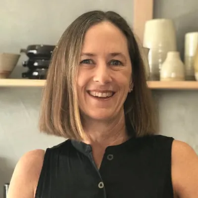 a ceramics by Anna Russell profile