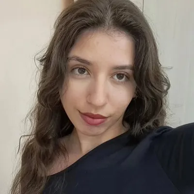 Larissa profile