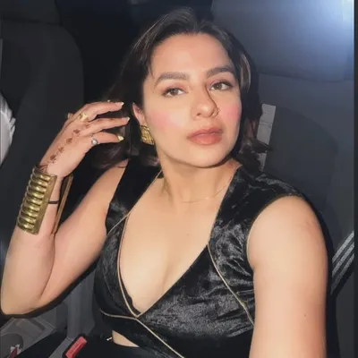 Aakansha Sharma Tiwari profile