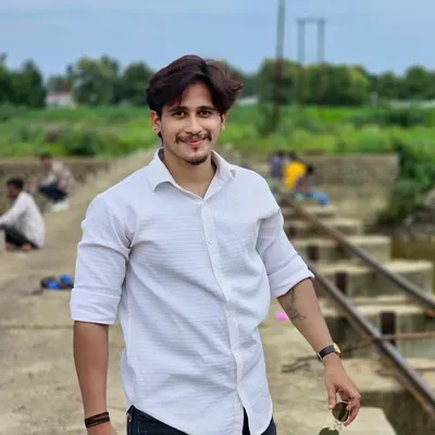 AAKASH RAKHEWAR 🖤⏳ profile