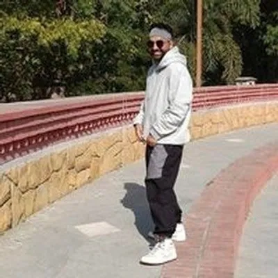 Aakash Pahuja profile