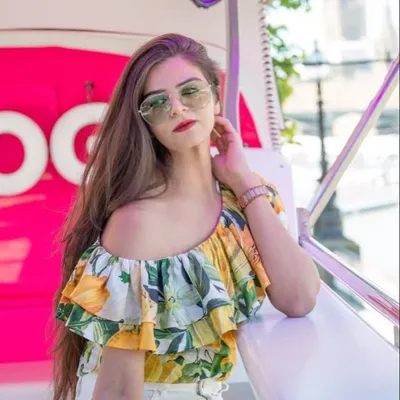 Aakriti Arora 🧿 profile