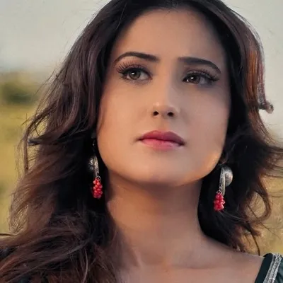 ❥Aalisha Panwar profile