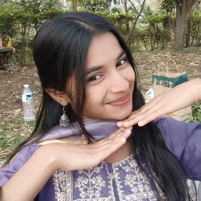 Aarti Ravi profile