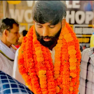 आशीष_यादव _अरैल_सर्व समाज की सेवा ही हमारा कर्तव्य है profile
