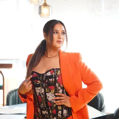 Aasma Upare | Fashion Blogger profile