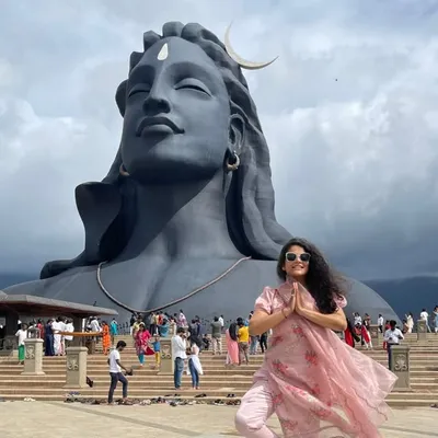 ๐ฑ Aastha Gangwwar ๐ฑ Travel & Corporate Wellness profile