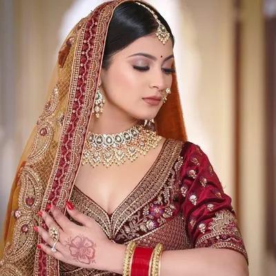 Aastha Makeover profile