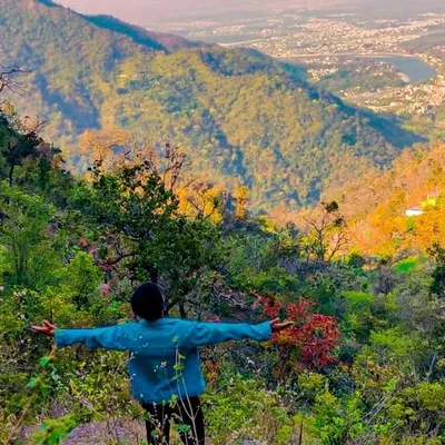 आवारा अभय 👣 profile