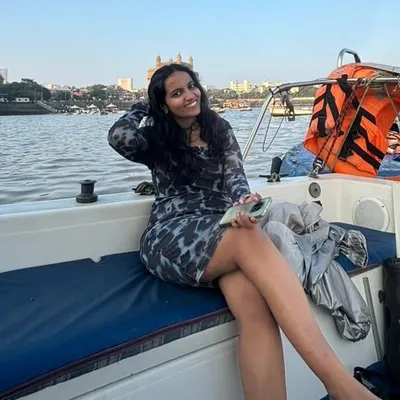 Aayushi🤍 profile