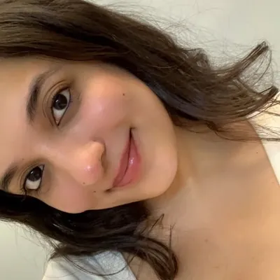 Aayushi Hinduja profile