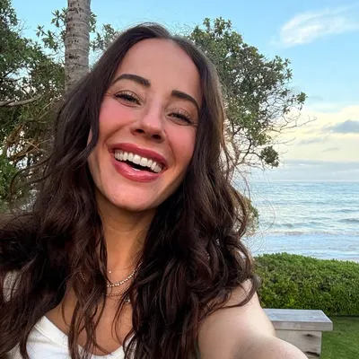 Abby Hoskins profile