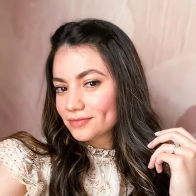 Iliana Cecilia profile