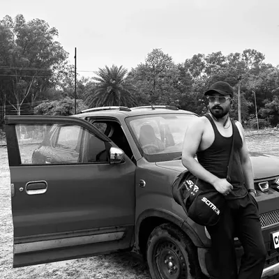 Abhishek lakra profile