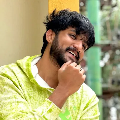 abhiiiee 🐝♥️ profile