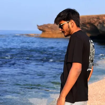 Abhishek Raval ☮️ profile