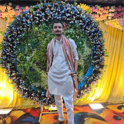 Abhishek Saxena(Praveen) profile