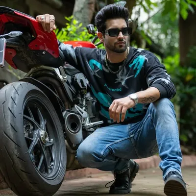 Abhishek Malik profile