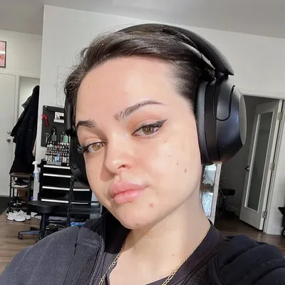 Abi Kishibe profile