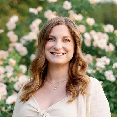 Abby Roche profile