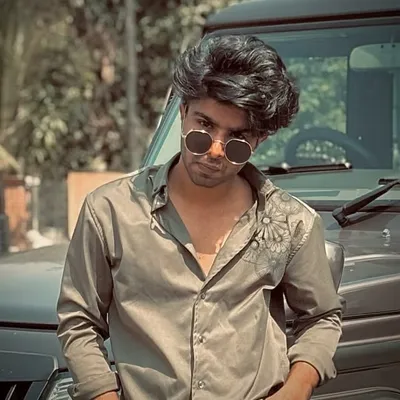 अच्युत 🕊️ profile