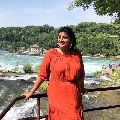 Actress Roja Selvamani profile