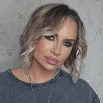 Adina Halas profile