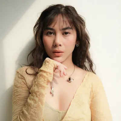 *ੈ✩‧Adinda Thomas‧*ੈ✩‧₊˚ profile