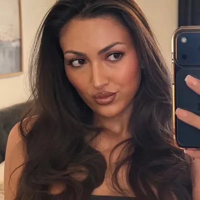 ADRIANA profile