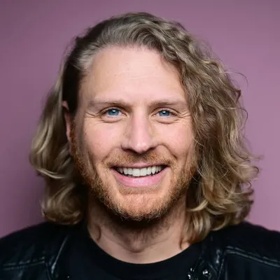 ADRIAAN VAN VEEN profile