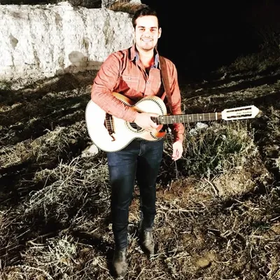 Adrián Navarro ⚡️ profile