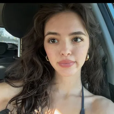 adriana thalia profile
