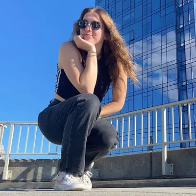 Adriana Greaves profile
