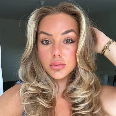 Adriana Brunström profile